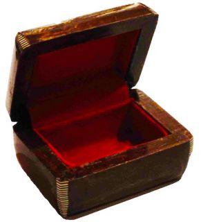Small oriental rectangular box